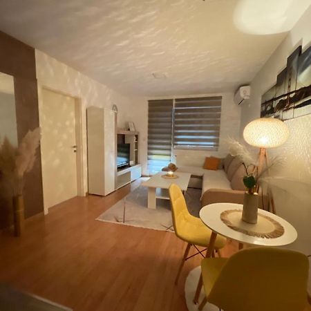 Apartman Royal 1 Doboj Eksteriør billede