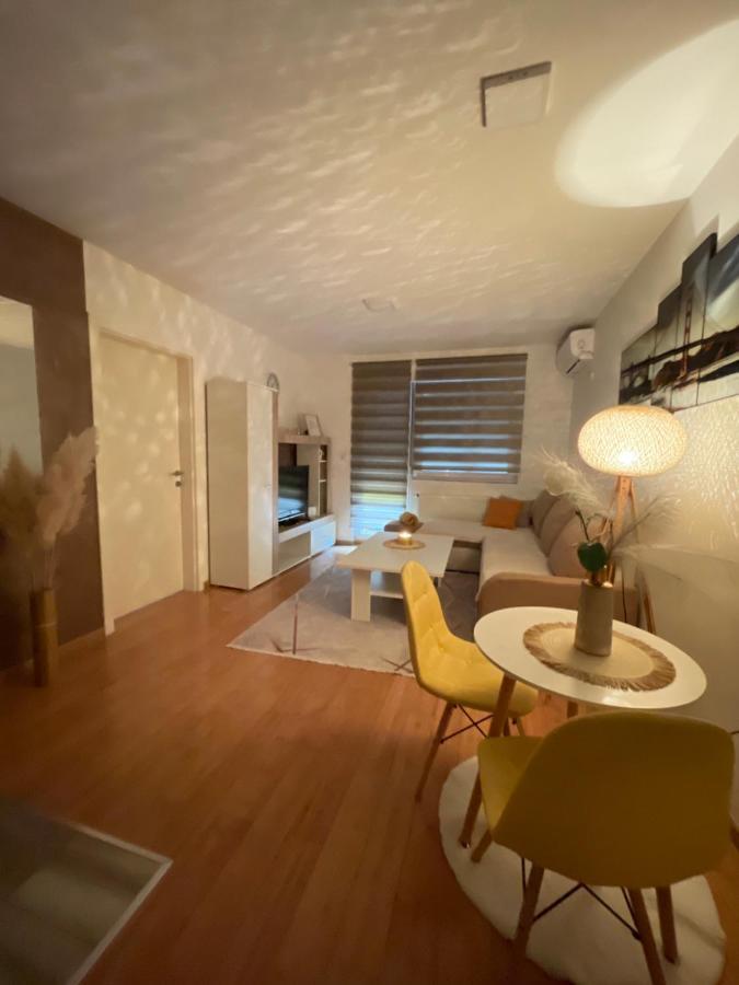 Apartman Royal 1 Doboj Eksteriør billede